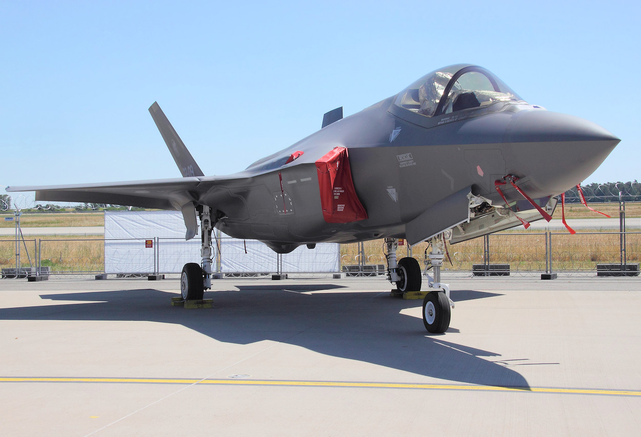 Lockheed Martin F-35 Lightning II - Kampfflugzeug mit Tarnkappen-Eigenschaften