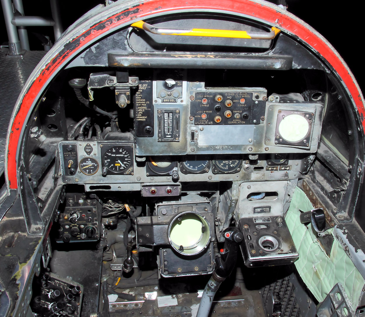 McDonnell Douglas F-4 Phantom II - Cockpit hinten