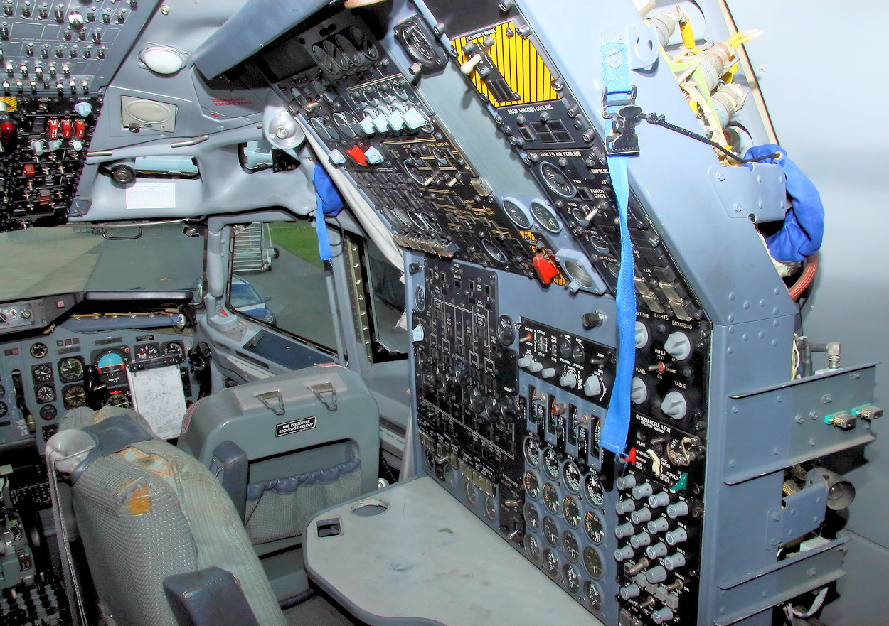 Boeing E-3A Sentry AWACS - Cockpit-rechts