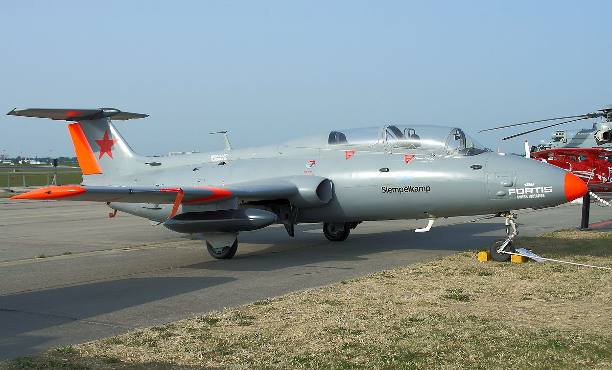 Aero L-29 Delfin abgestellt