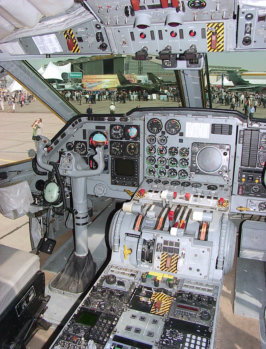 Alenia G-222 - Cockpitansicht