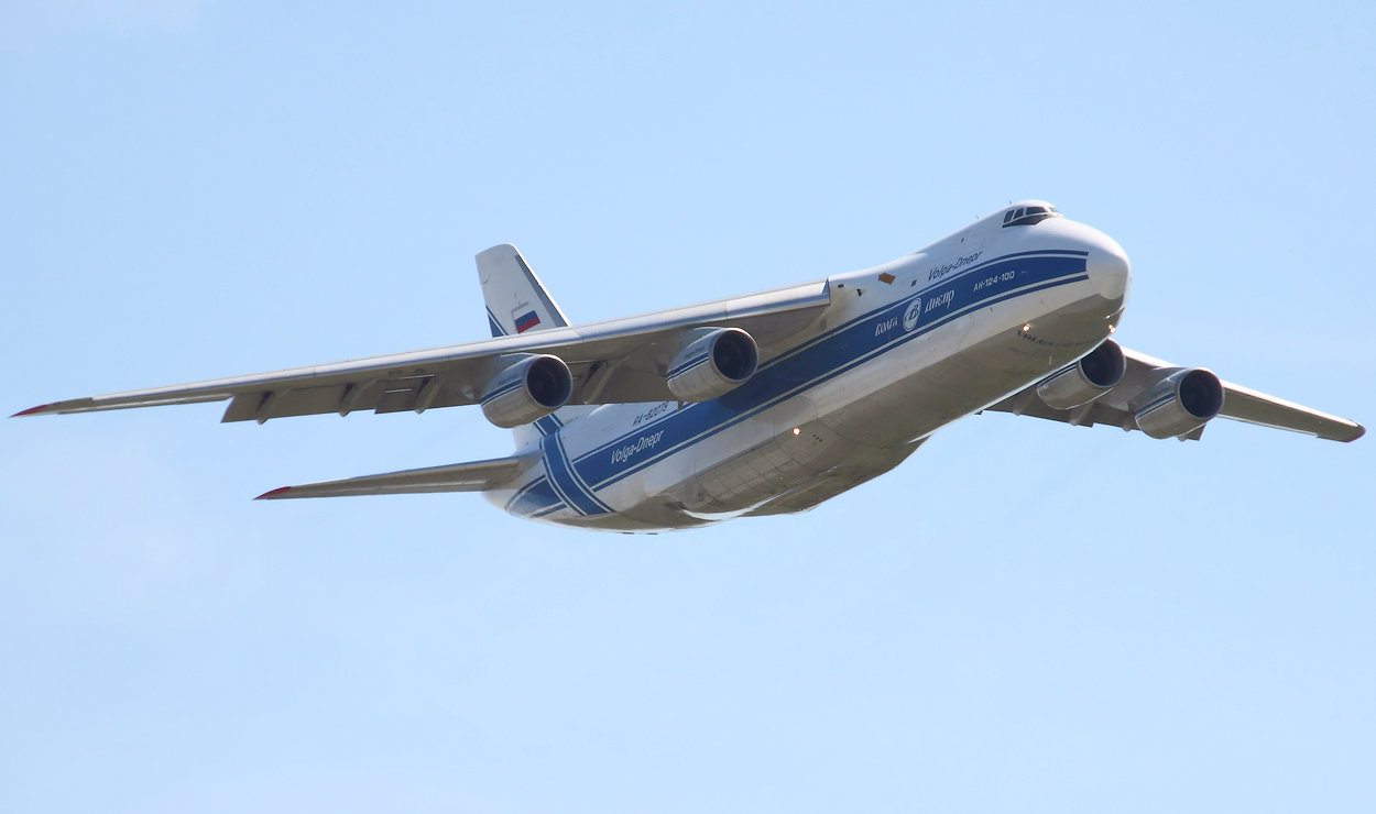 Antonow AN-124 - Anflug