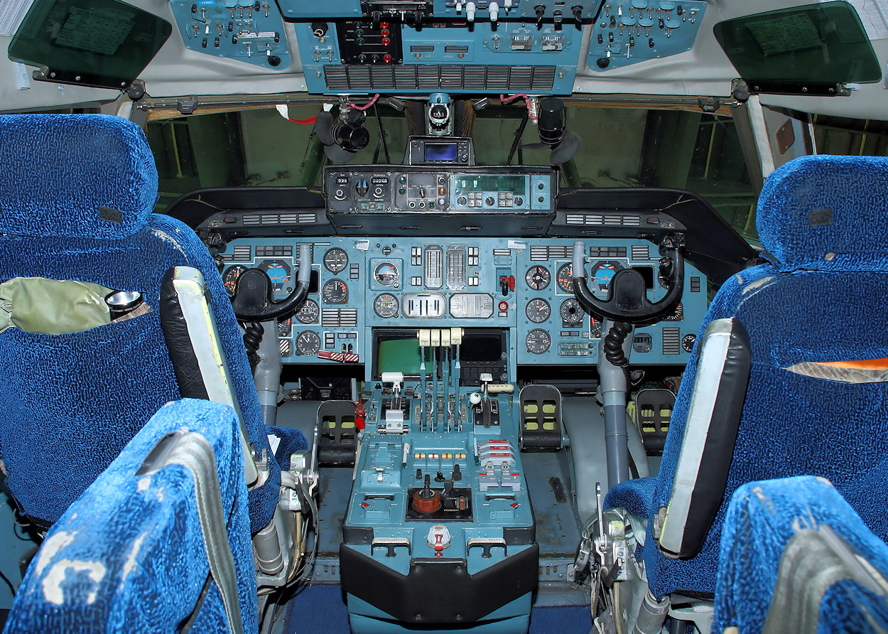 Antonow AN-124 - Cockpitansicht
