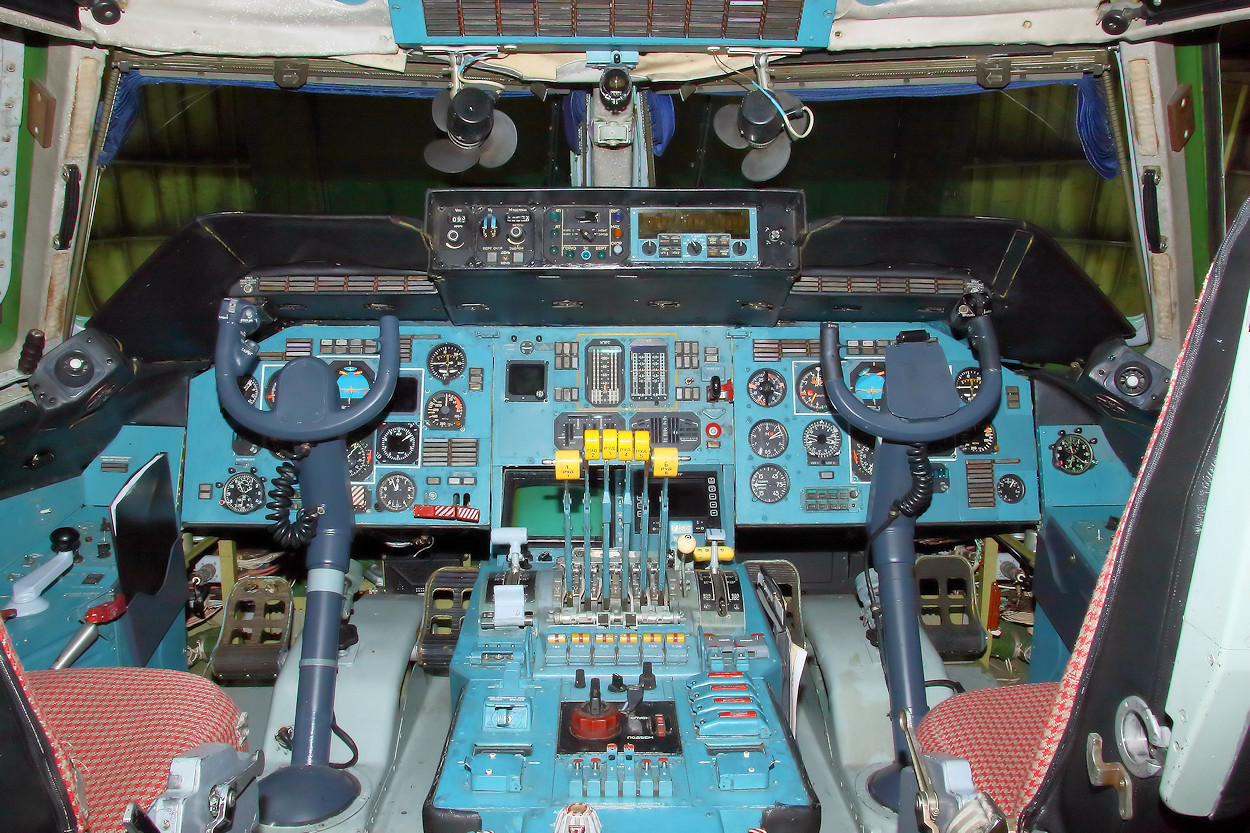 Antonow An-225 Cockpit