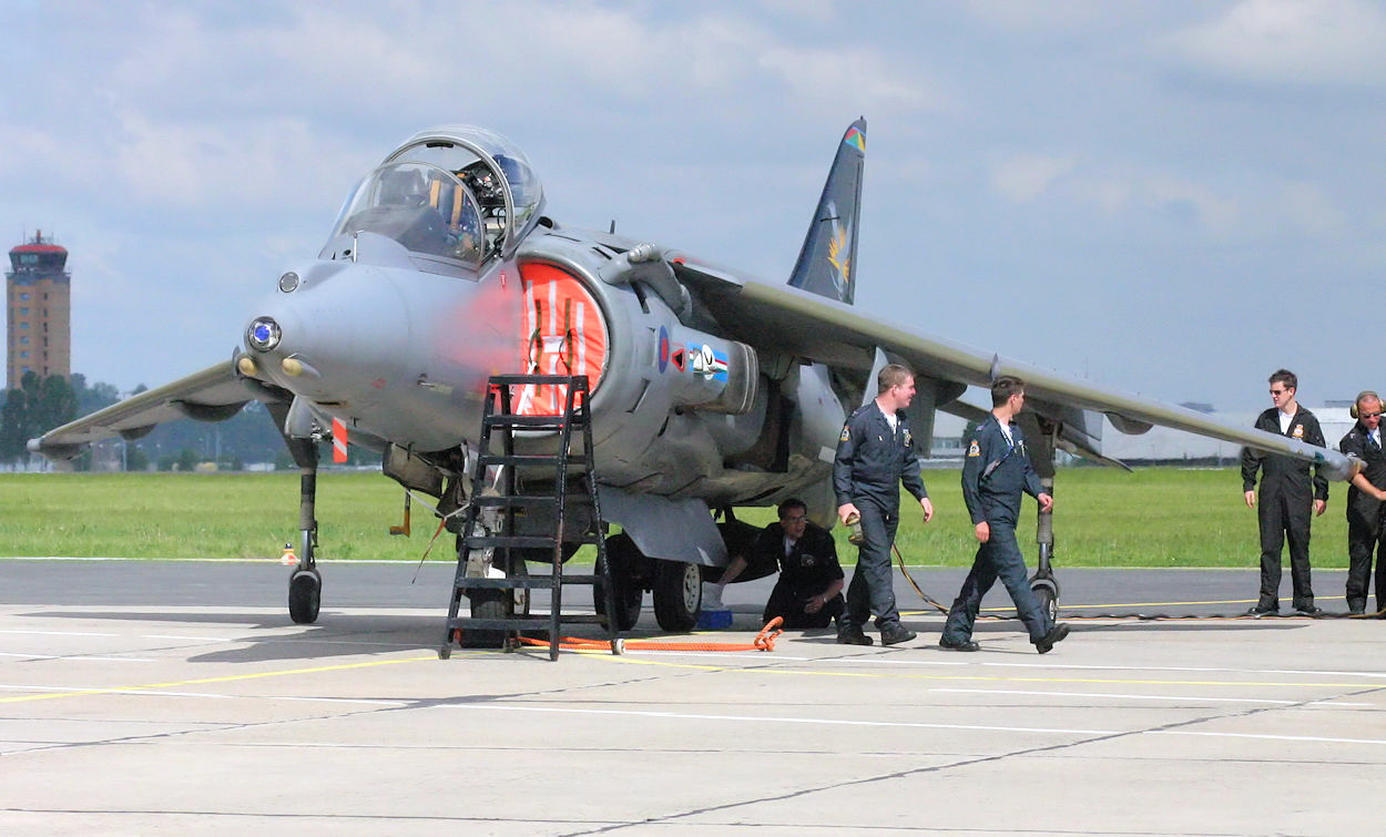British Aerospace Harrier II GR.7 - Senkrechtstarter