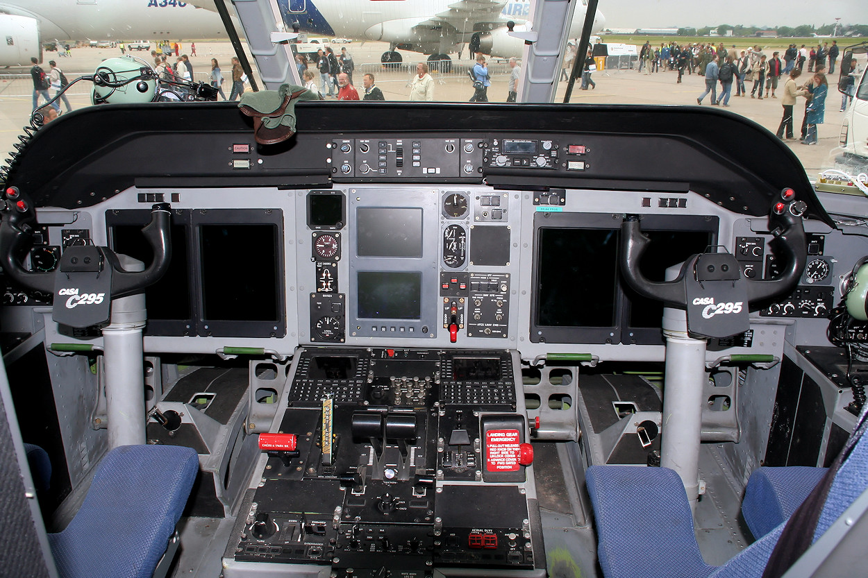 CASA C-295 - Cockpit