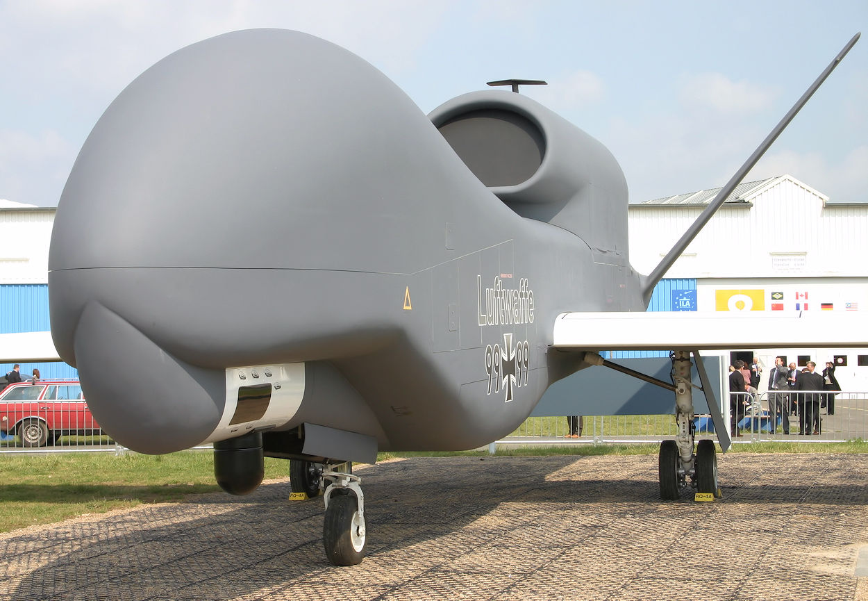 Northrop Grumman RQ-4 Euro Hawk deutsche Variante der US-Drohne “Global Hawk”