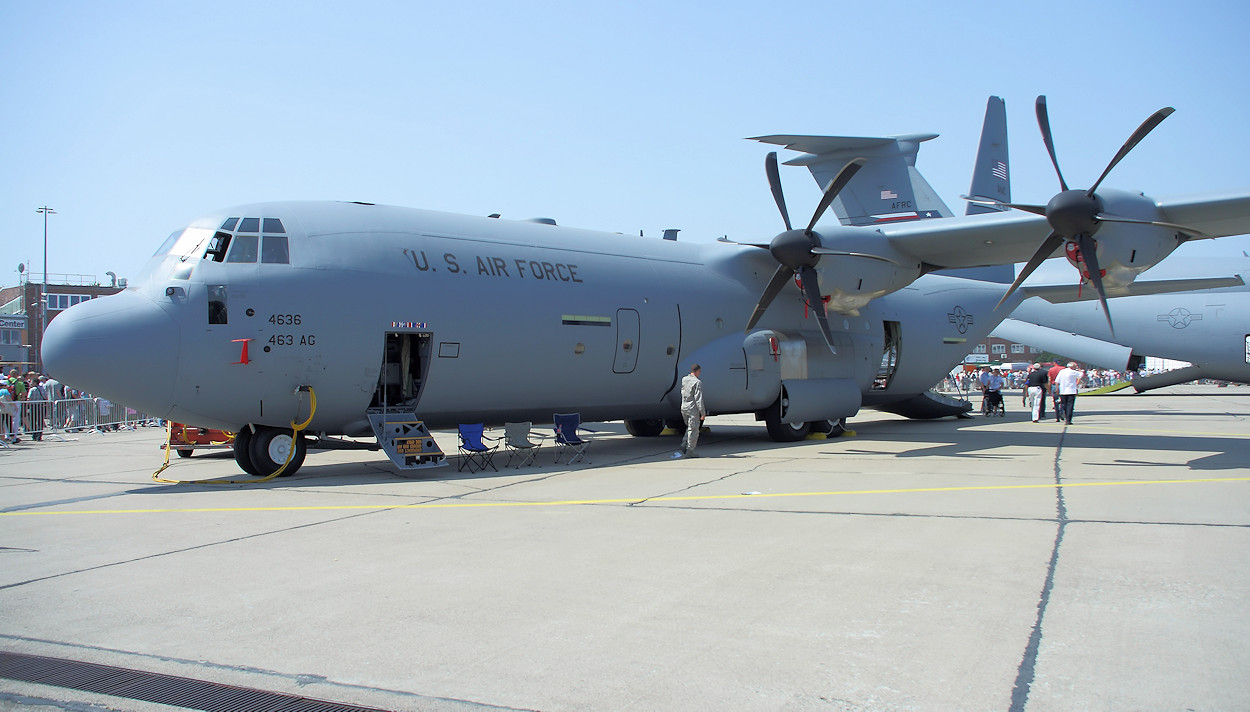 Lockheed C-130 Hercules Transportflugzeug