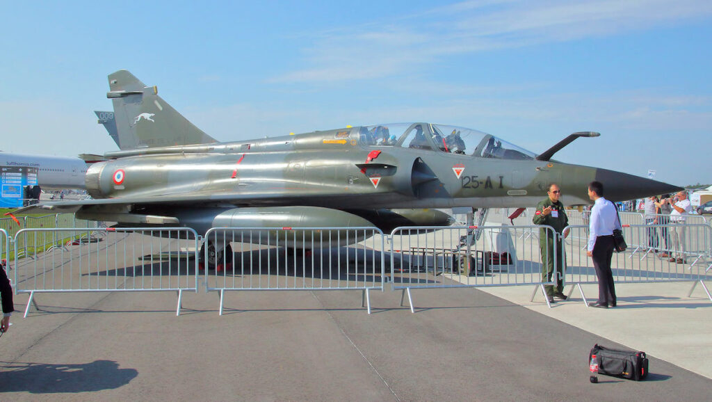 Maquette Dassault Mirage 2000 Armée De L'Air - 1/100 Alliage, Modèle Statique Collection - 11
