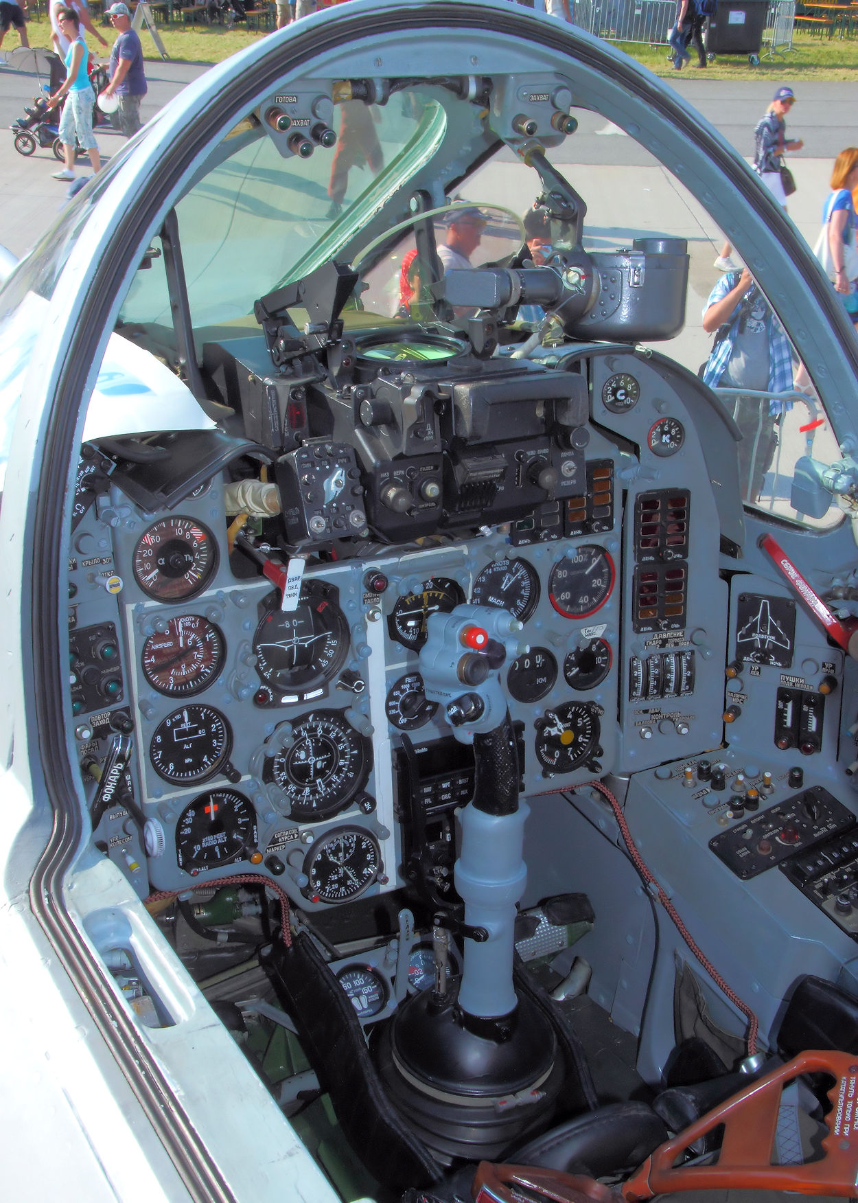 Suchoi SU-22 - vorderes Cockpit