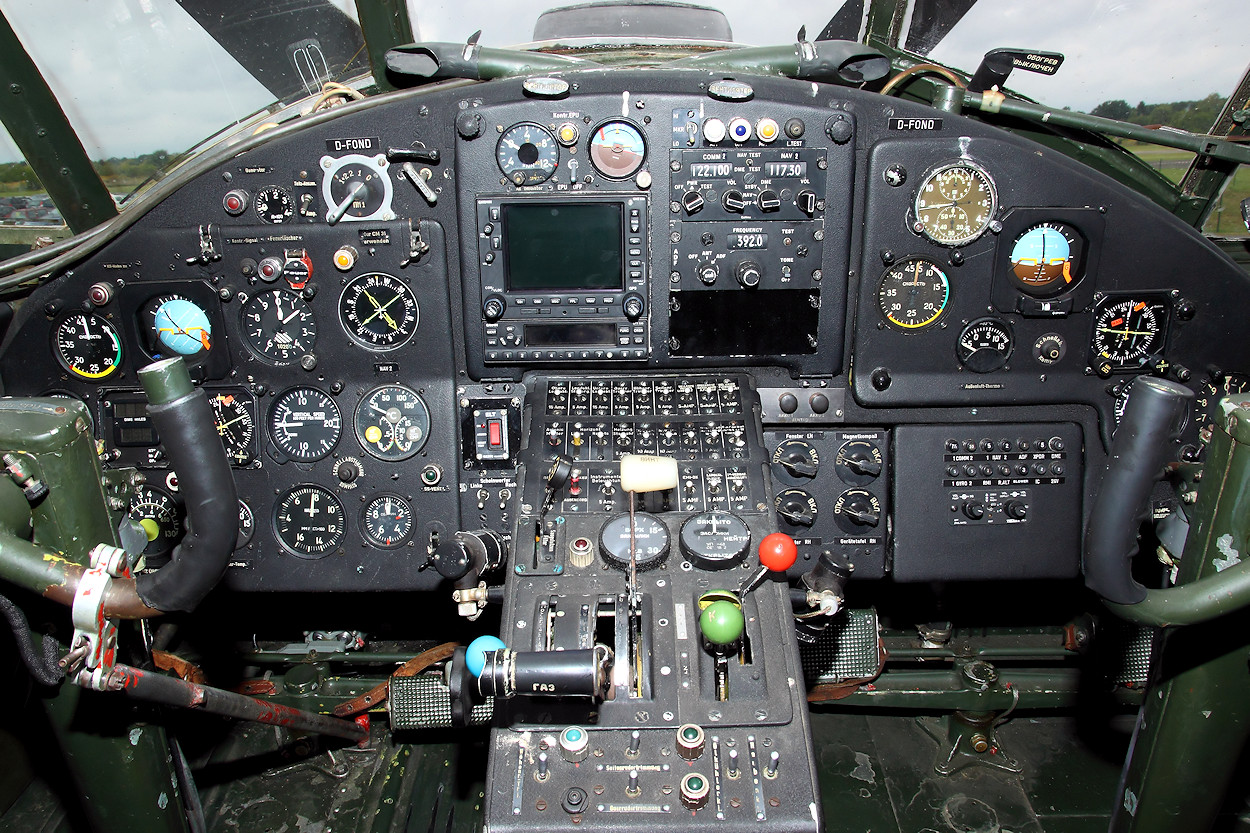 Antonow AN-2 - Cockpitansicht