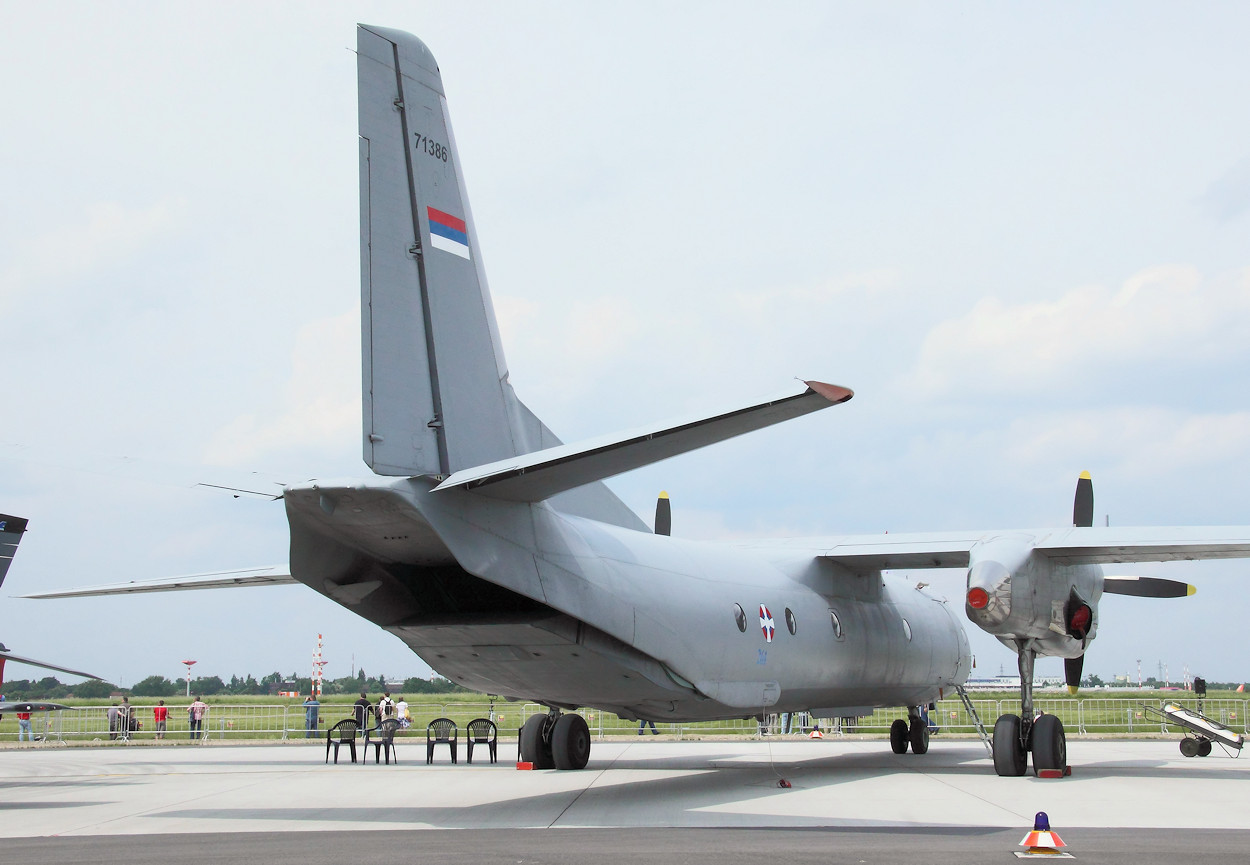 Antonow An-26 - Militärtransporter