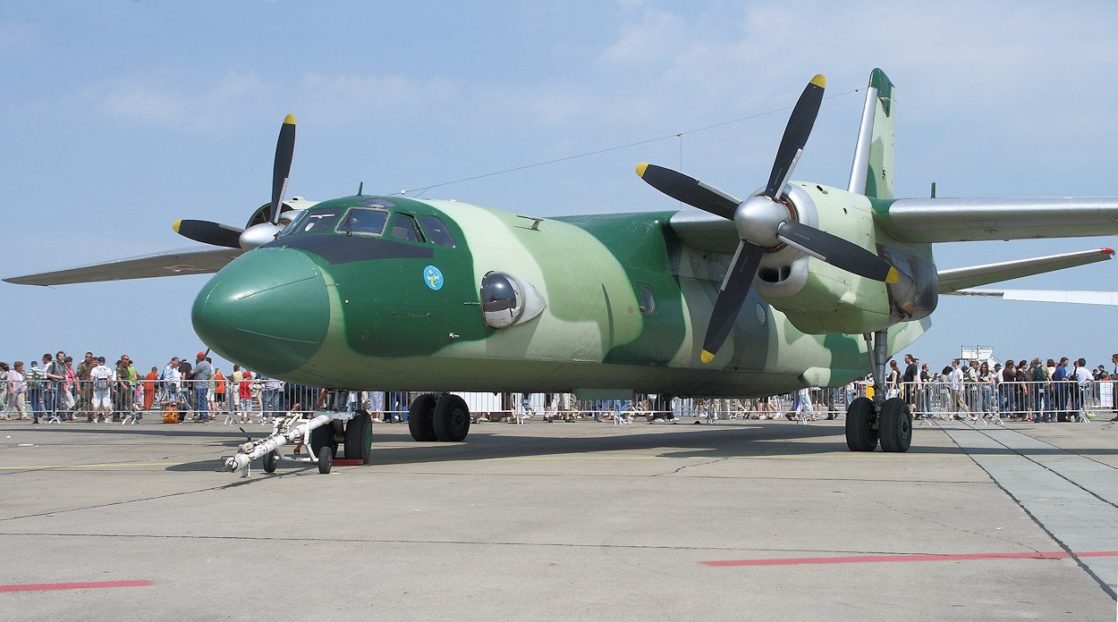 Antonow An-26 - UdSSR Transportflugzeug