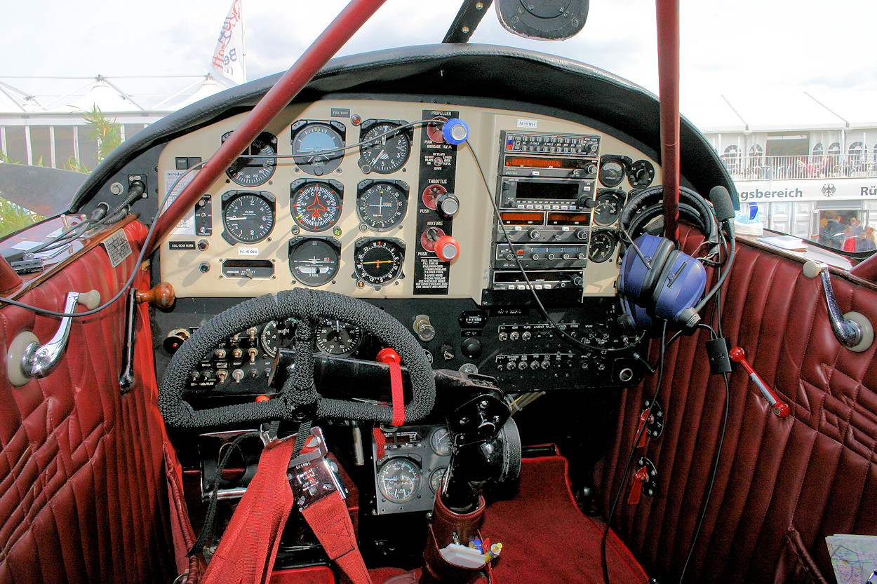Beechcraft Model 17 Staggerwing - Cockpit