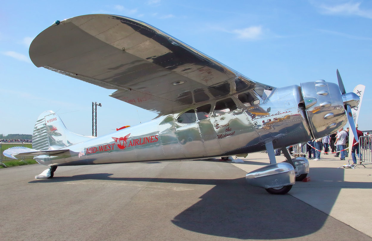 Cessna C-195 - Flugzeug als Schulterdecker