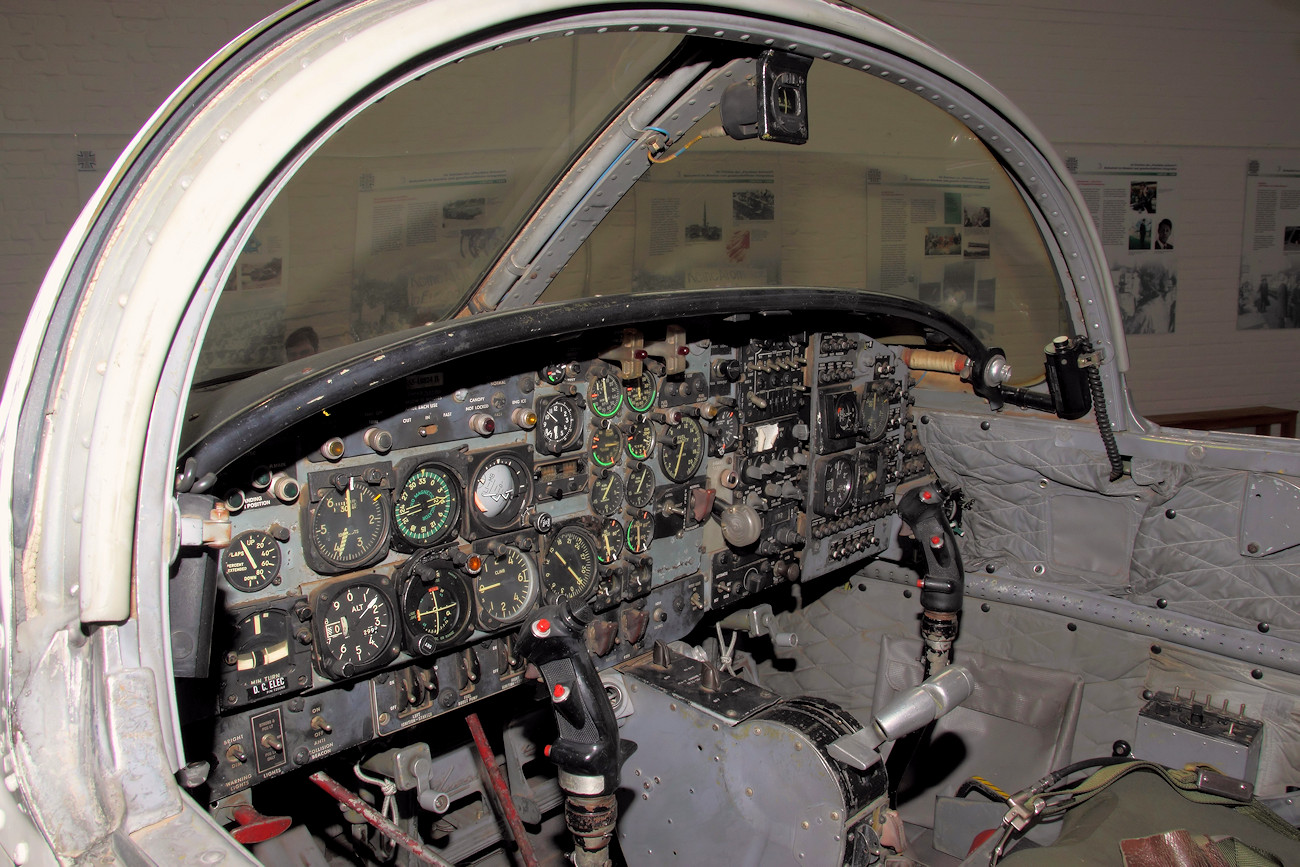 Cessna T-37 Tweet - Cockpit