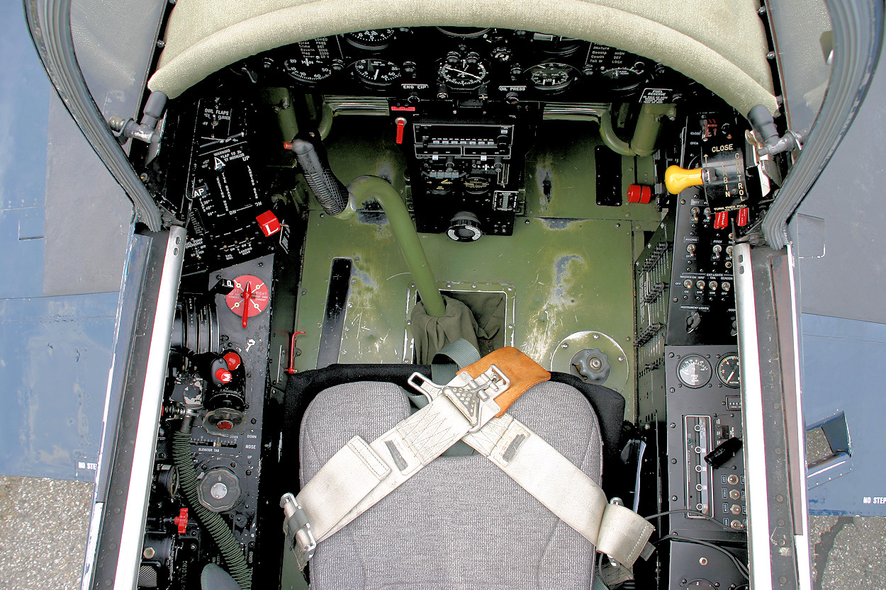 Chance Vought F4U-4 Corsair Cockpitansicht