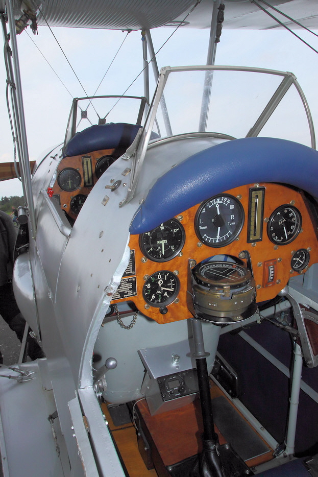 DH 82 Tiger Moth - Cockpit