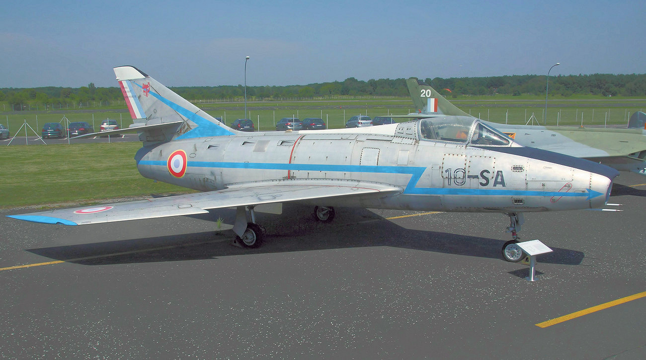 Dassault Super Mystere - Düsenflugzeug