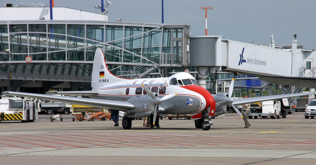 De Havilland D.H. 104 Dove in Schönefeld