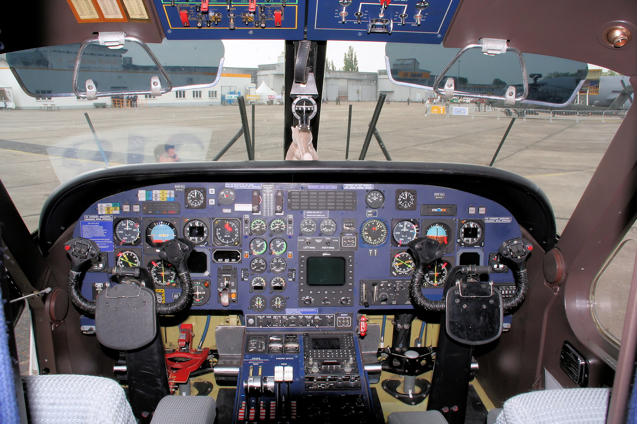 Dornier Do 228 LM - ursprüngliches Cockpit