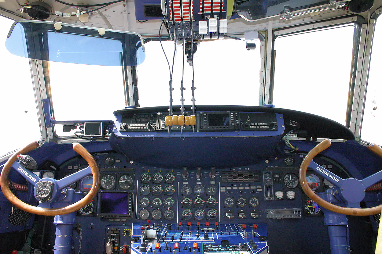 Dornier Do-24 ATT - Cockpit