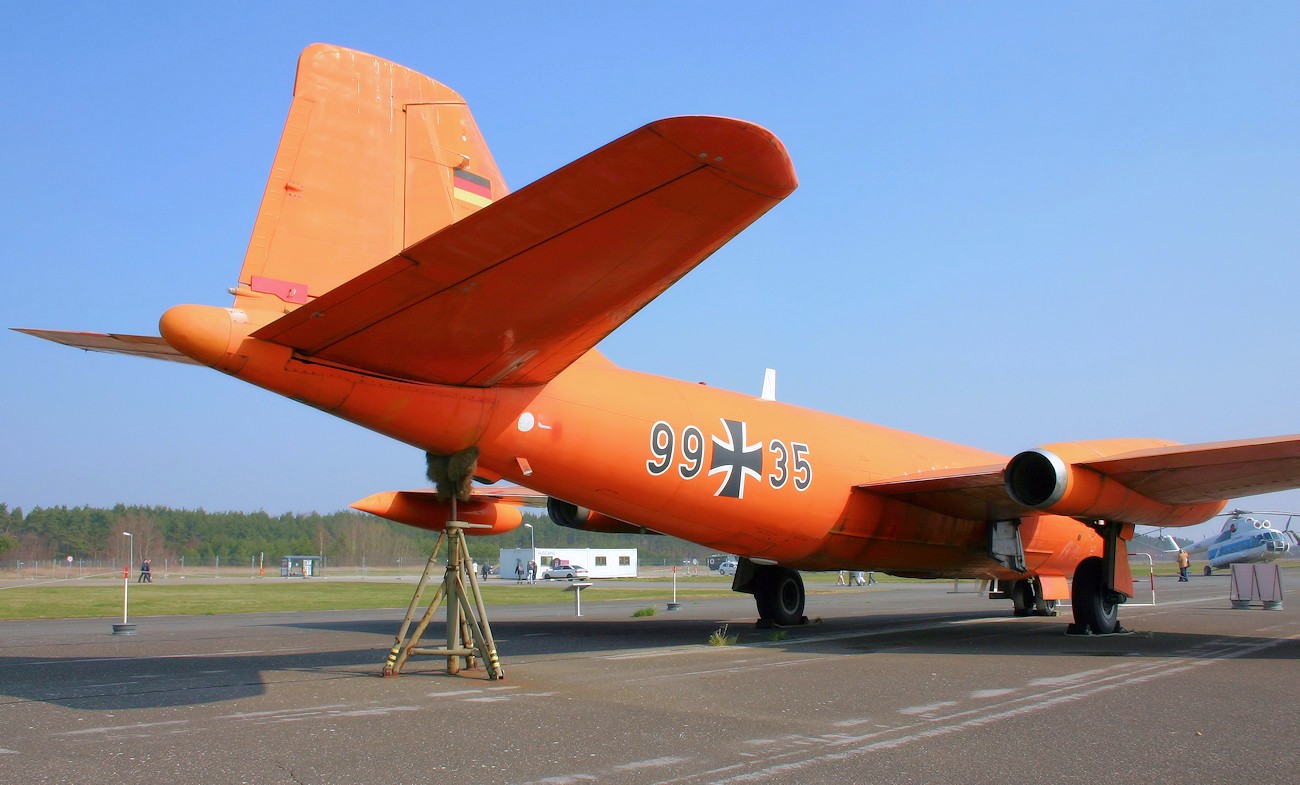 English Electric Canberra B.2 - Flugzeugleitwerk