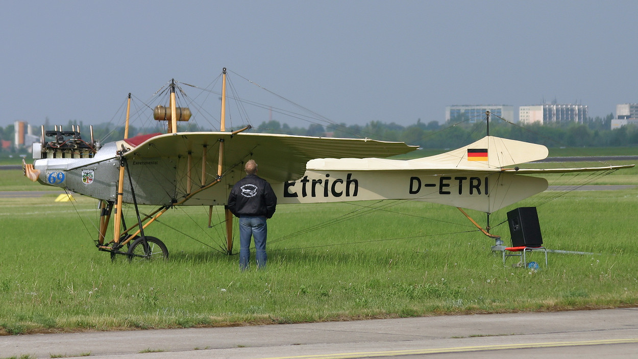 Etrich Taube D II Luftfahrtausstellung ILA