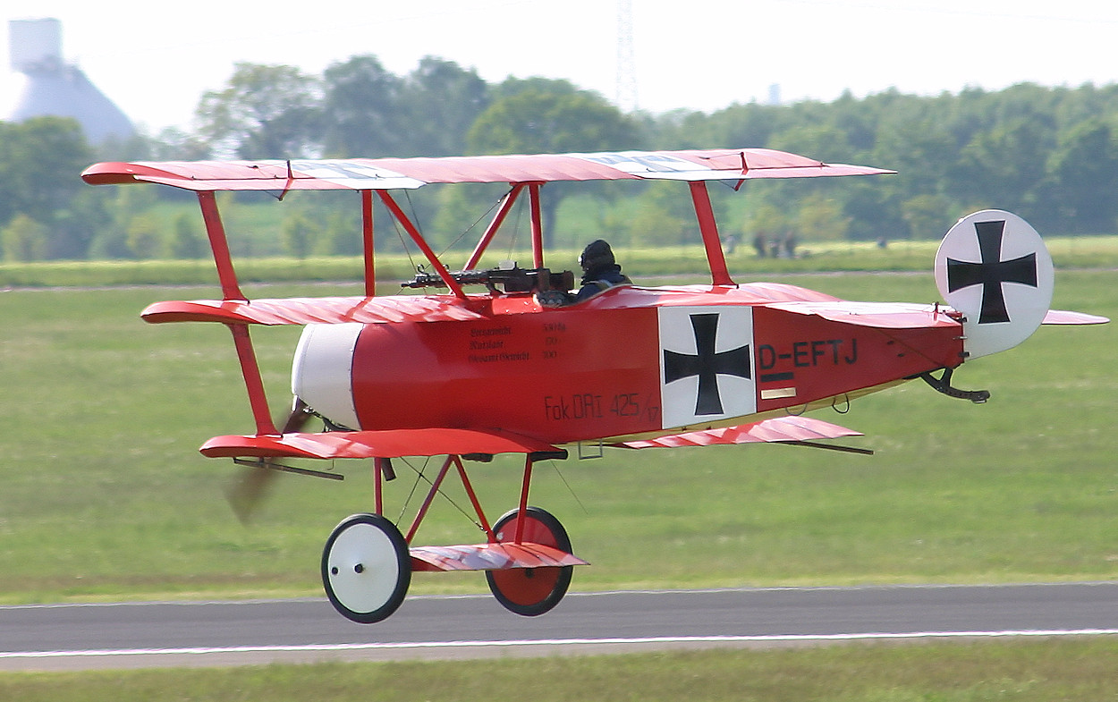 Fokker DR 1 - Flug des Dreideckers