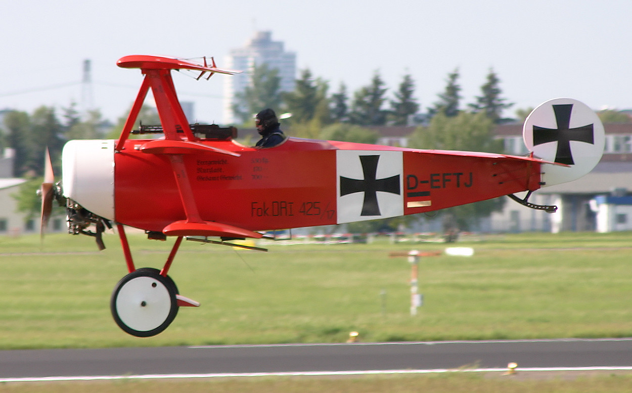Fokker DR 1 - Start des Dreideckers