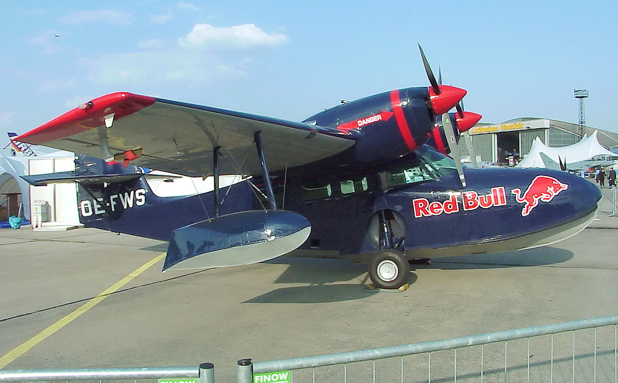 Grumman G 44 Widgeon - Flugzeug von Red Bull