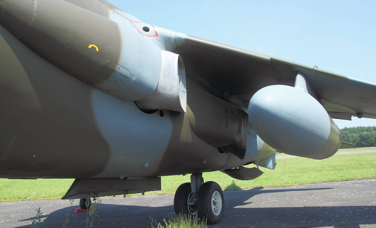 Hawker Siddeley Harrier - Steuerdüsen