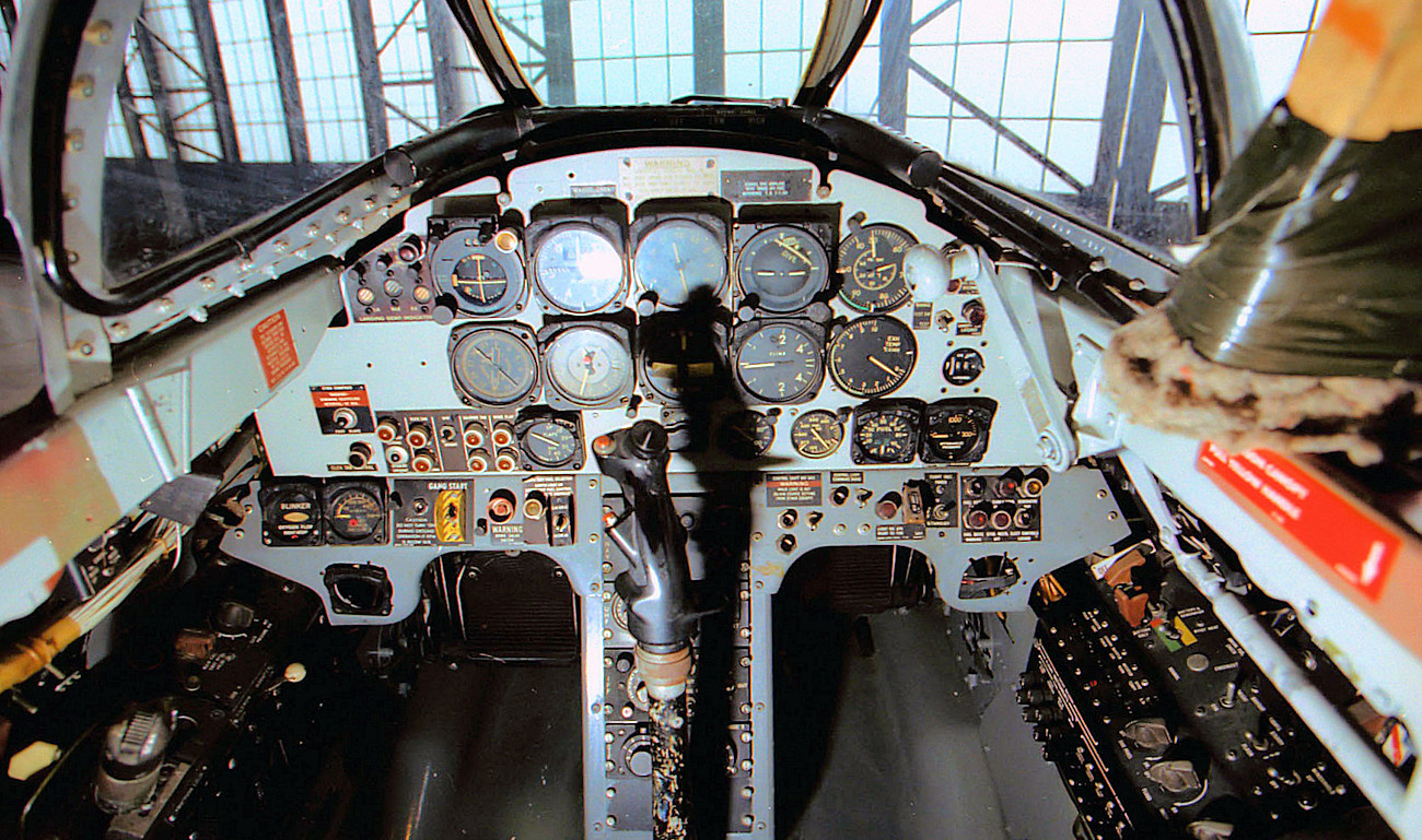 Lockheed T-33A - vorderes Cockpit