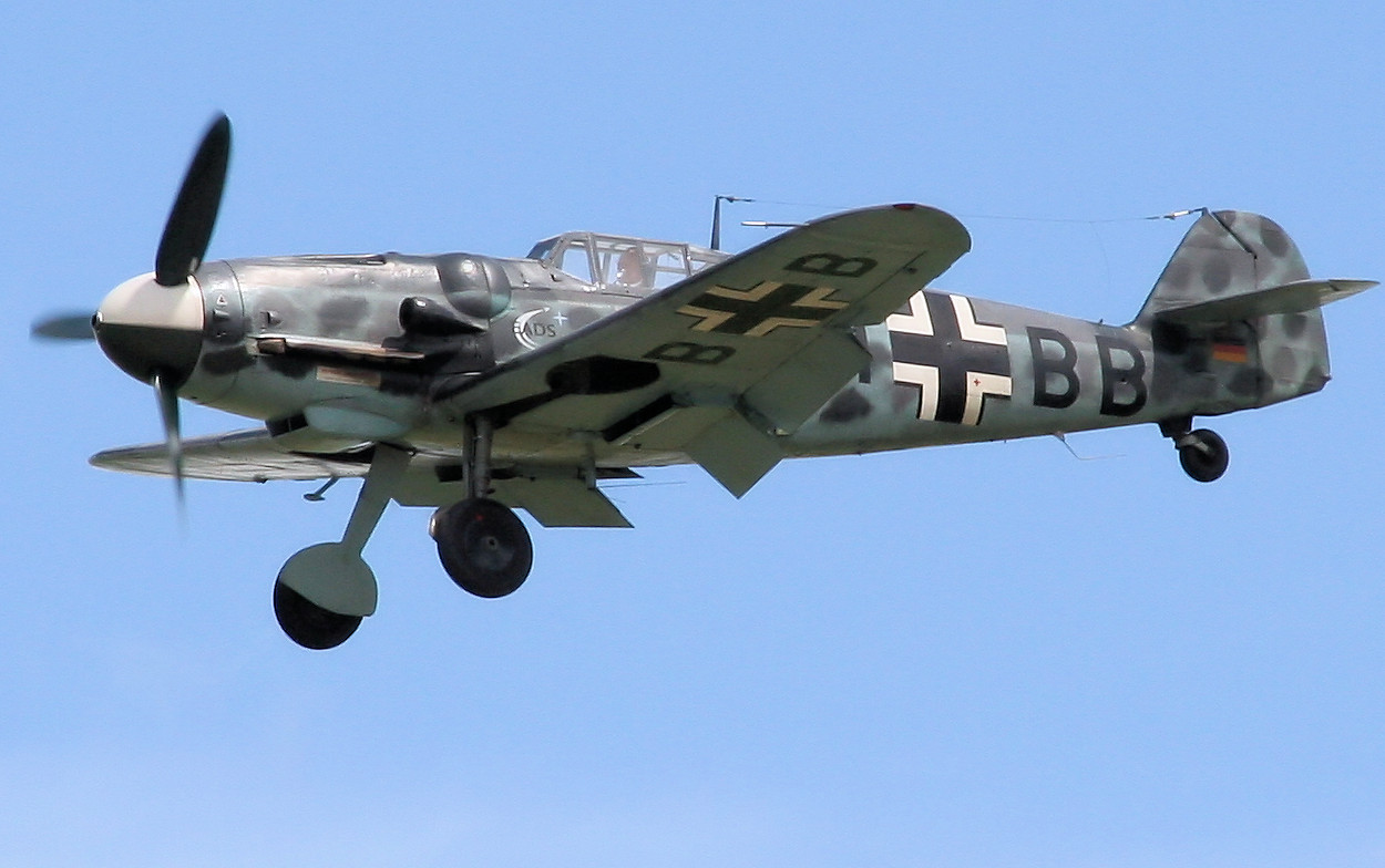 Messerschmitt Bf 109 - Flugansicht - deutsches Jagdflugzeug der 1930er und 1940er Jahre