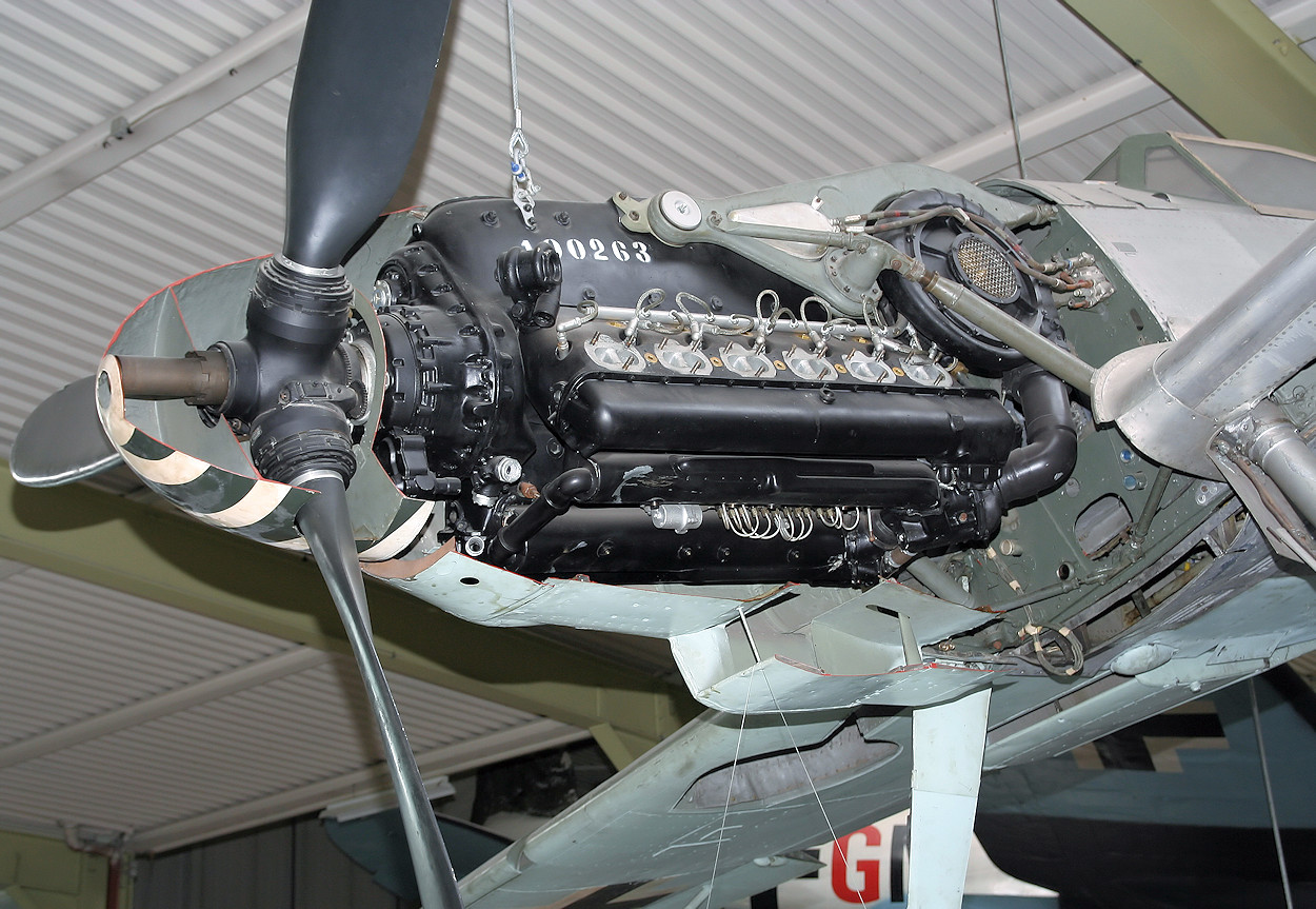 Messerschmitt Bf 109 - Einbau des Flugmotors