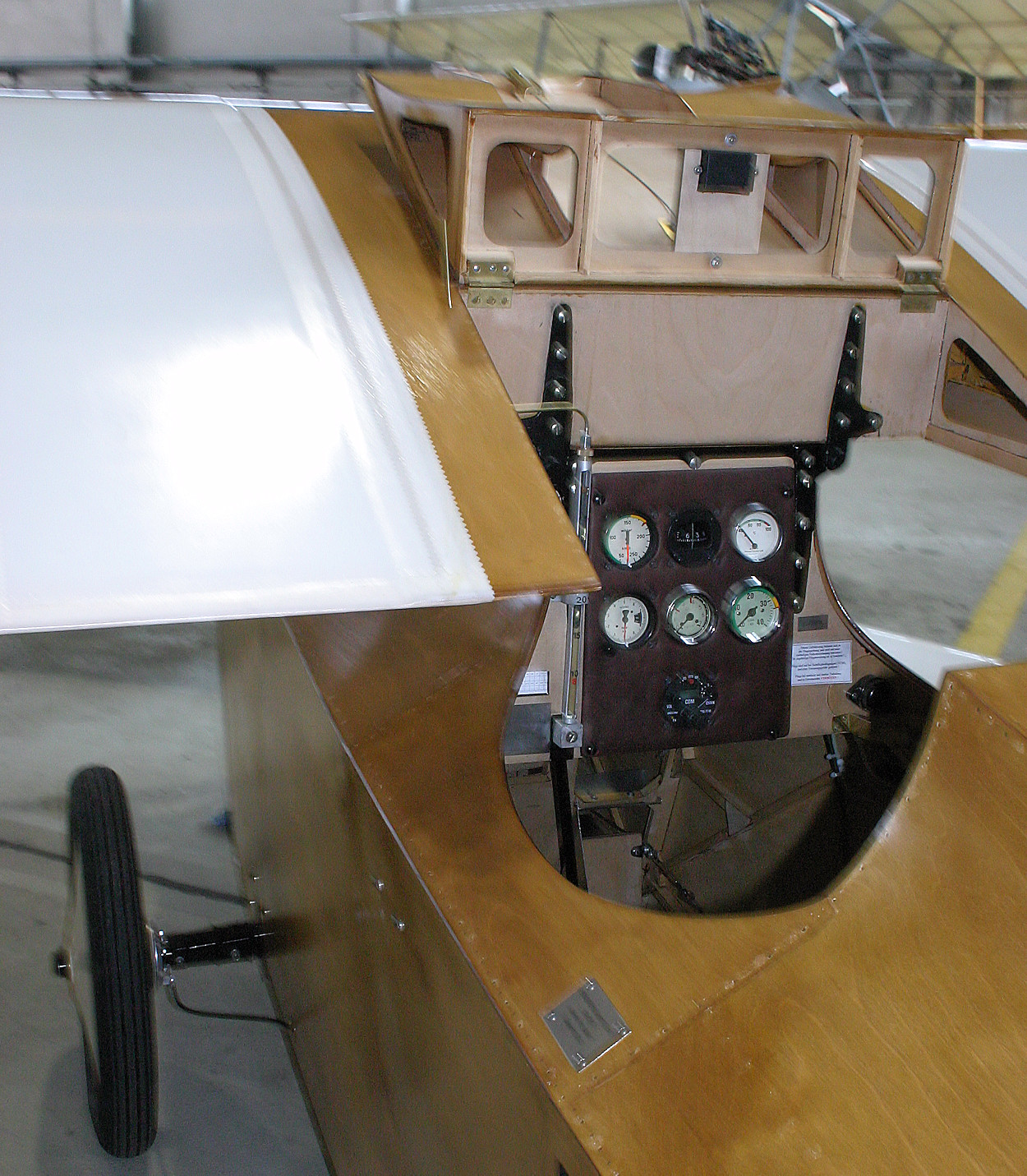 Messerschmitt M 17 - Cockpit