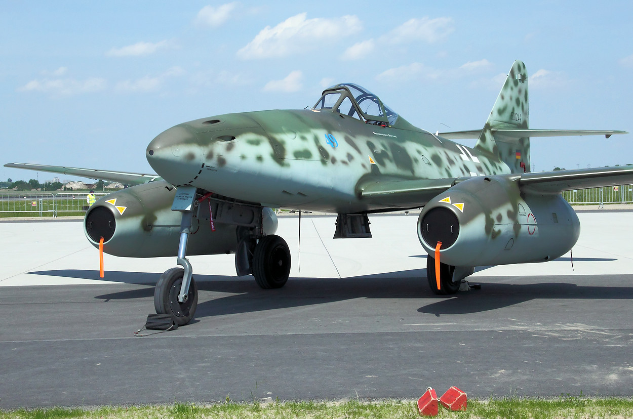 Messerschmitt Me 262 B1-A Schwalbe - erstes serienmäßig eingesetztes Kampfflugzeug mit Strahltriebwerk