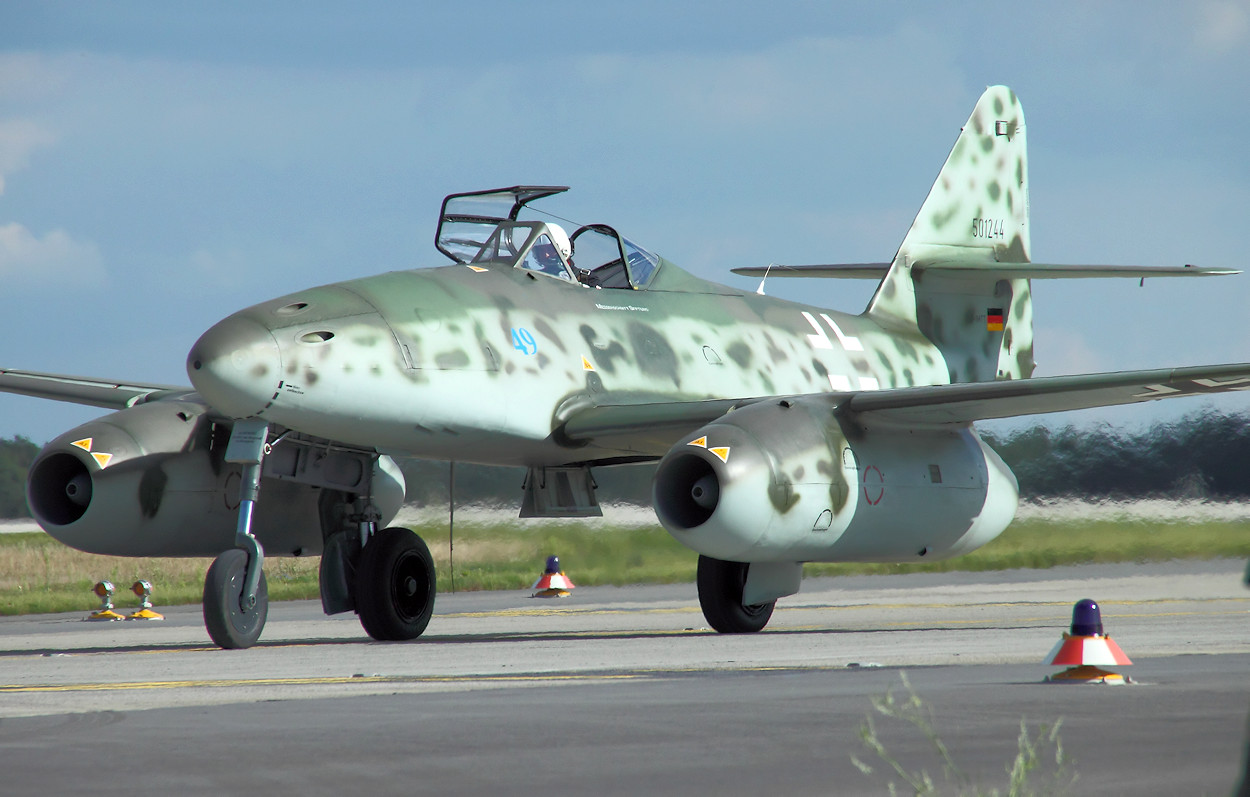 Messerschmitt Me 262 Schwalbe - Rollfeld
