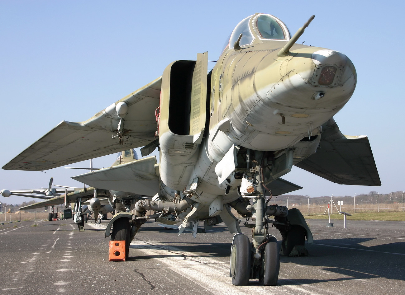 MiG-23 BN - Jagdbomber der UdSSR mit Schwenkflügel von 1974 der 3. Generation