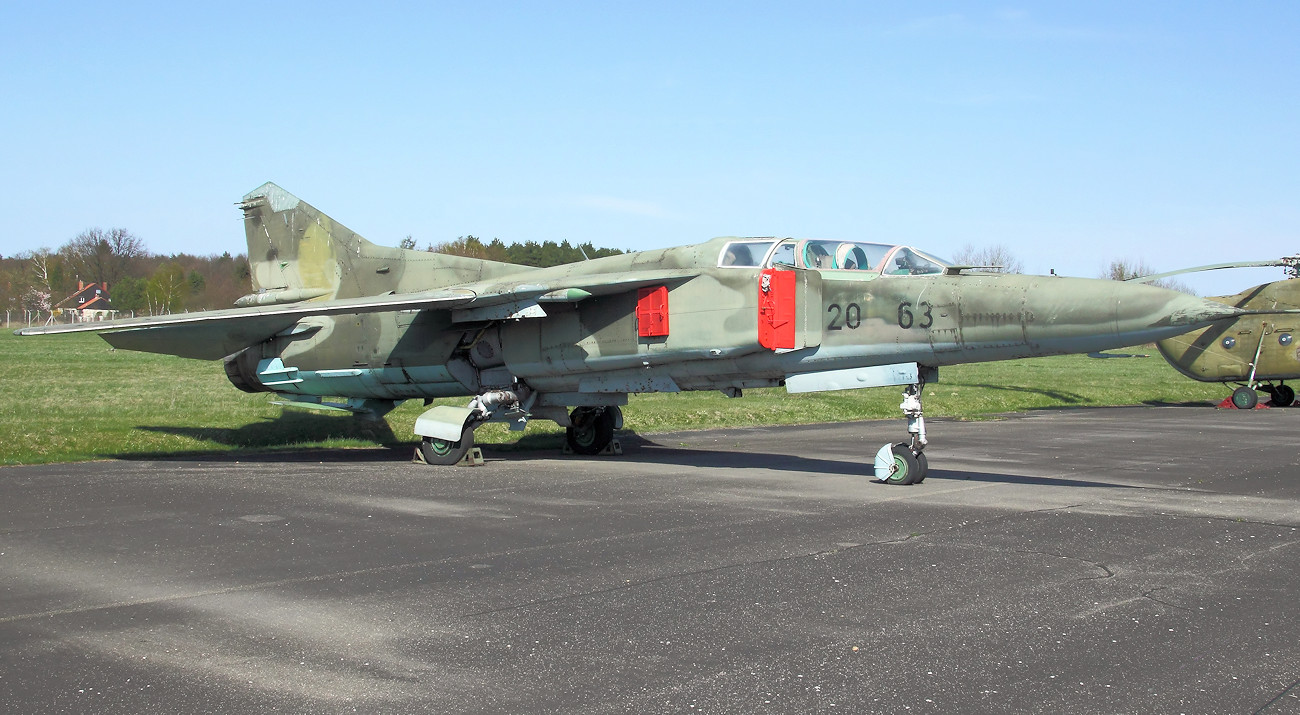MiG-23 UB - doppelsitzige Trainerversion (NATO-Code: Flogger C)