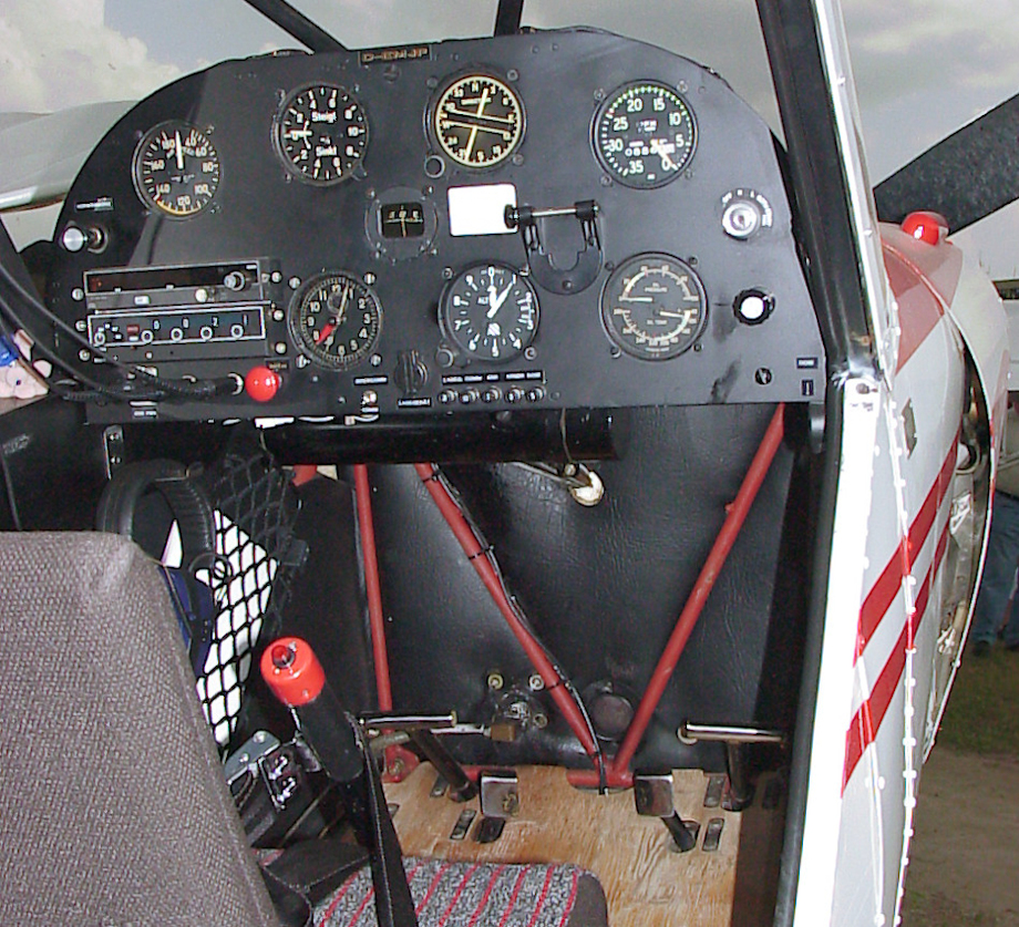 Piper PA-18 - Cockpit