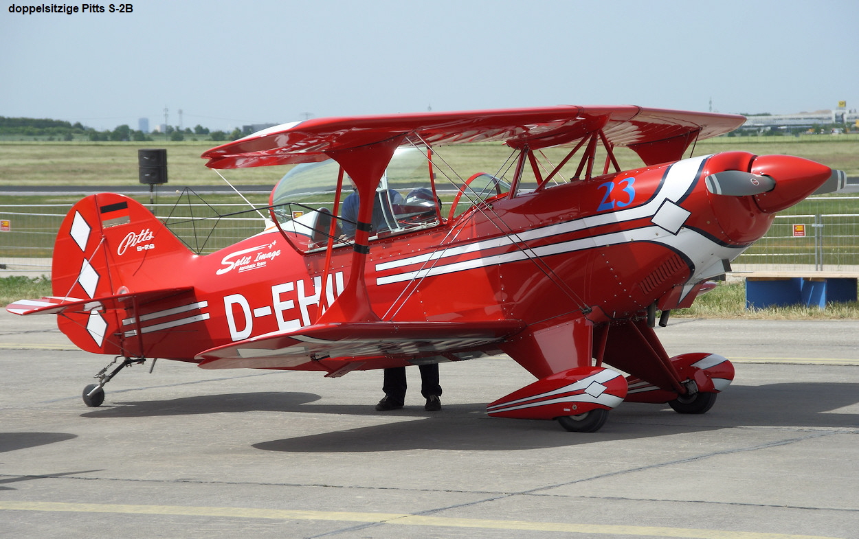Pitts S-2B - die Pitts Doppeldeckerflugzeuge sind ein Synonym für Kunstflug