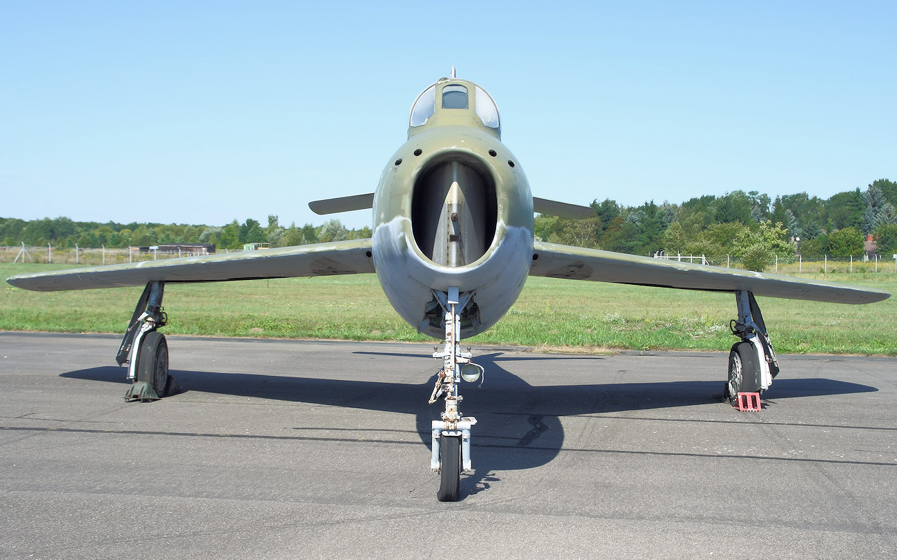 Republic F-84F Thunderstreak - Kampfflugzeug