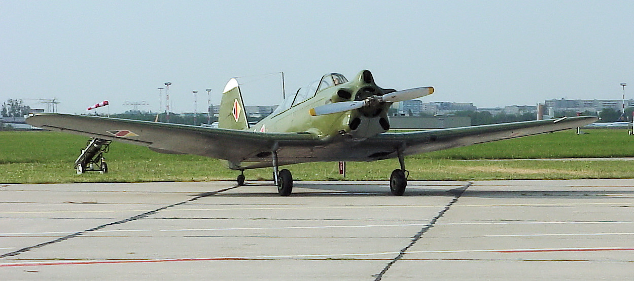 YAK-18 - Trainingsflugzeug