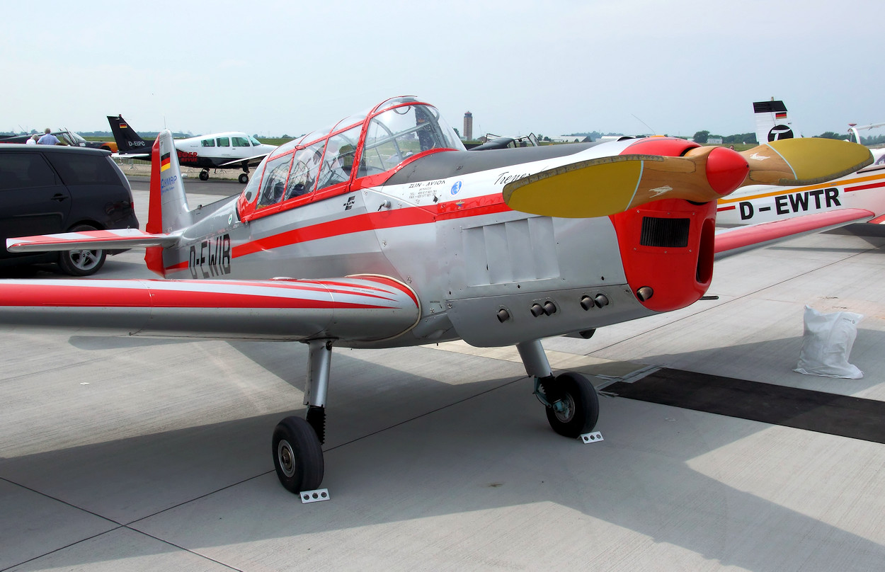 Zlin Z-226T Trener 6 - Trainingsflugzeug