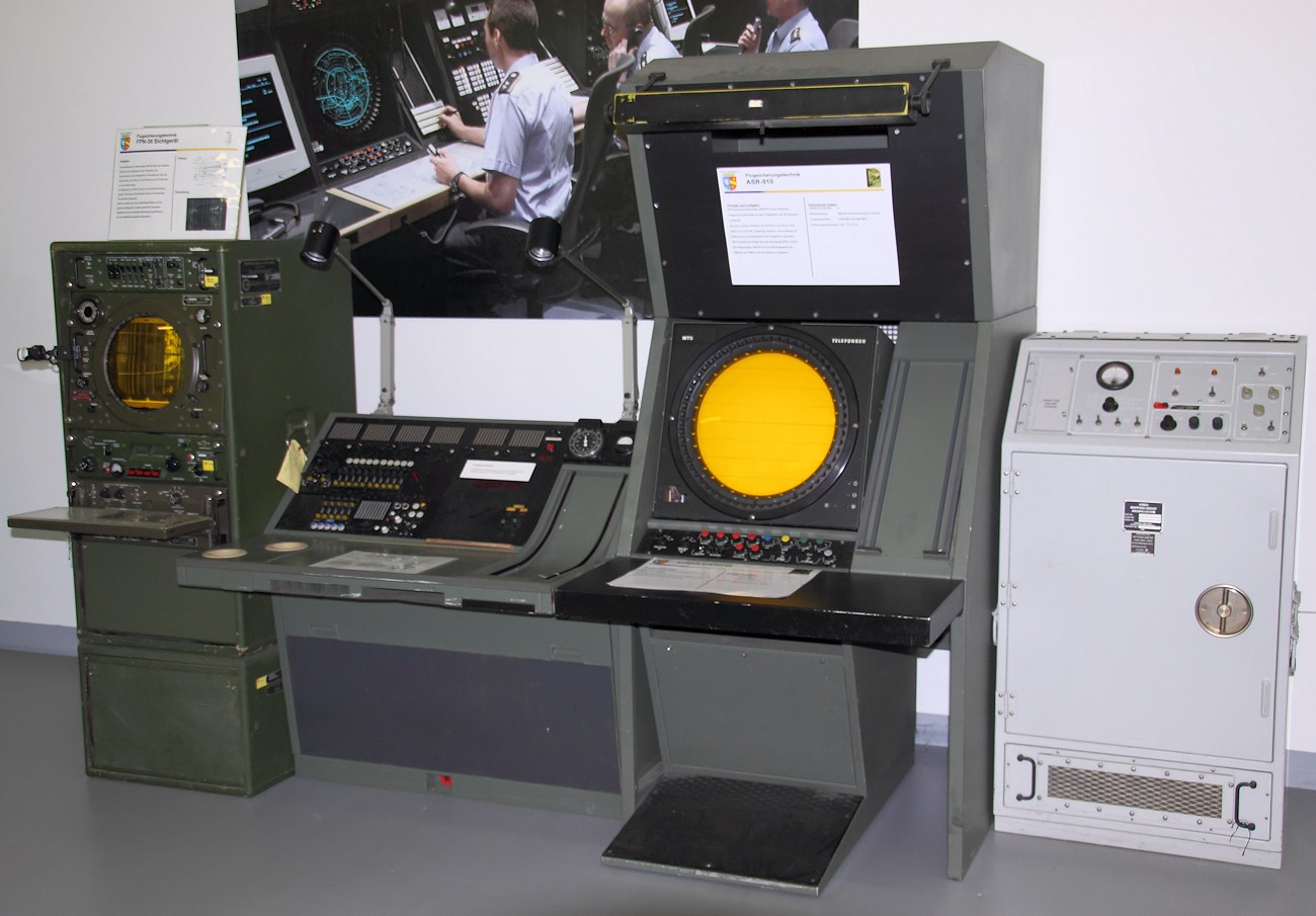 Sichtgerät MTS 1/16 Bw zur Flugsicherung des Radars ASR-910