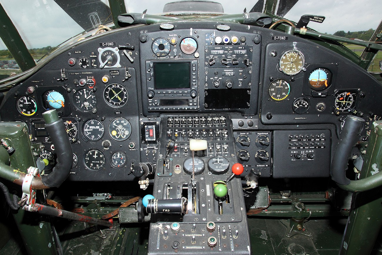 Antonow AN-2 - Cockpit