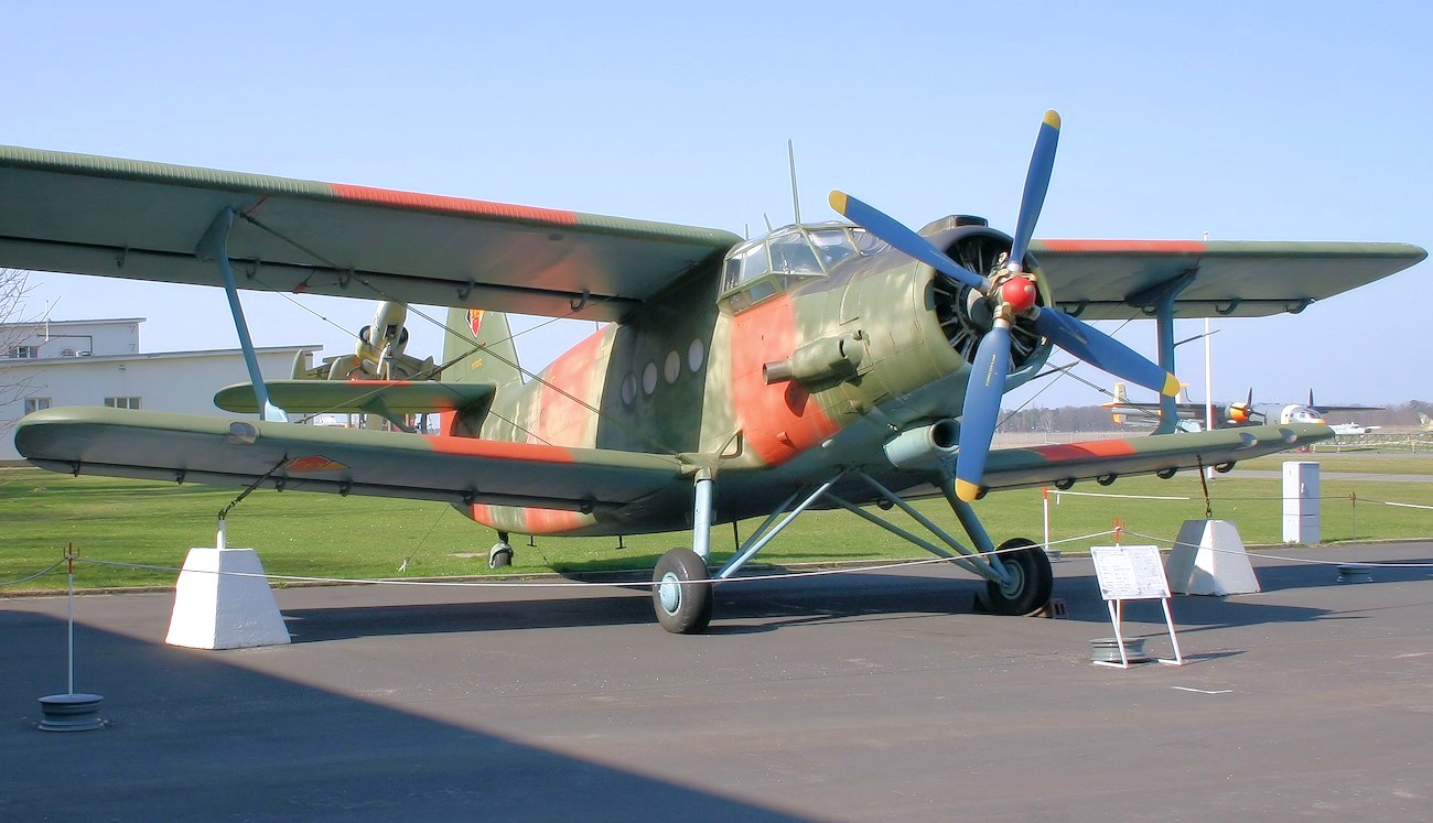 Antonow AN-2 -Doppeldecker