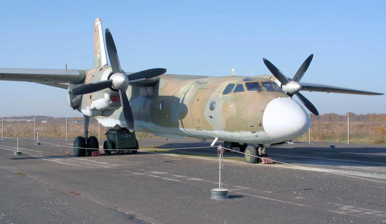 Antonow AN-26 T - Transportflugzeug