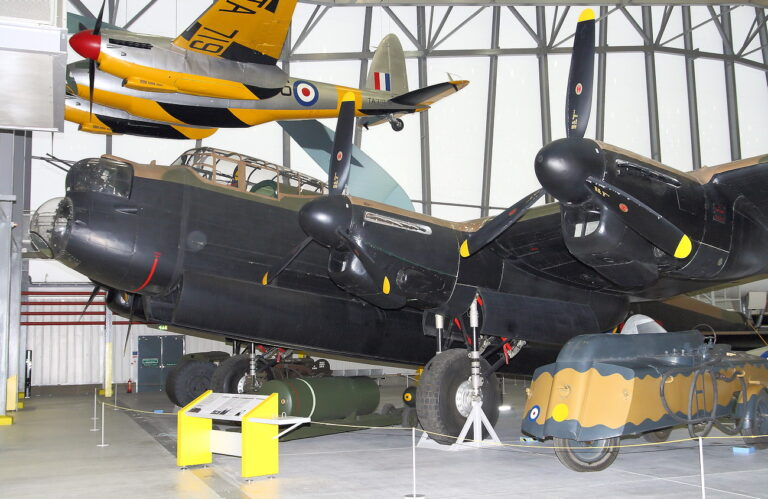 Avro Lancaster Bekanntester Britischer Bomber Im 2 Weltkrieg avro-lancaster-bekanntester-britischer-bomber-im-2-weltkrieg